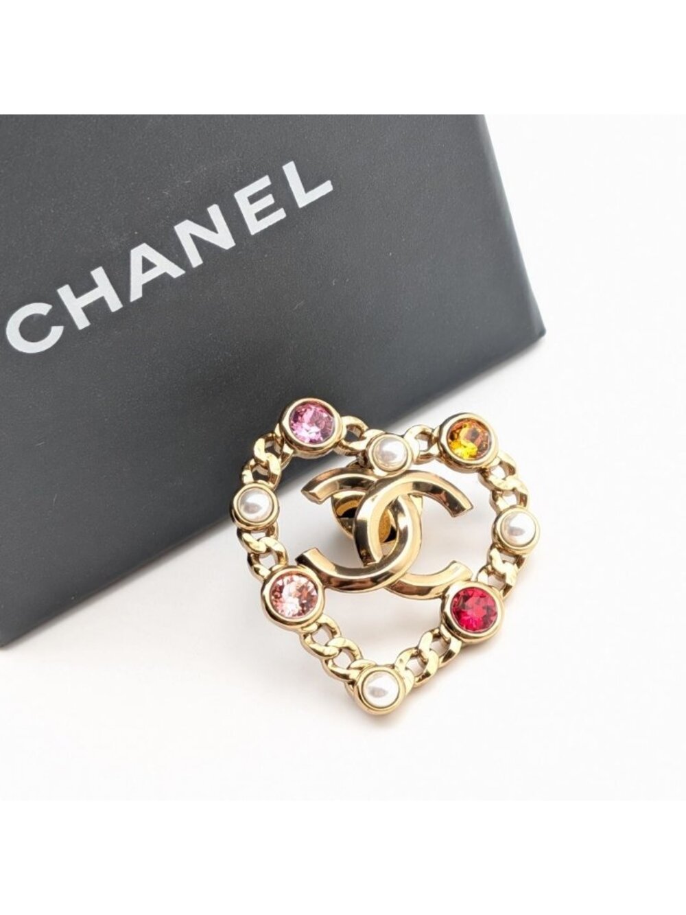 Chanel Brooch Heart CC Logo Gold Color Stone Faux Pearl Bijou Pin Badge
